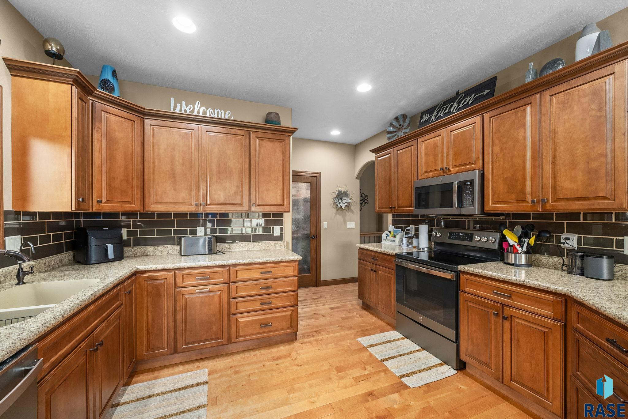 Single Family Residence in Sioux Falls SD 1316 S Monticello Ct Court 5.jpg
