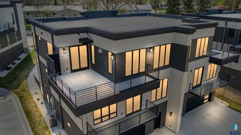 Townhouse in Sioux Falls SD 2720 S Oriya Pl Place.jpg
