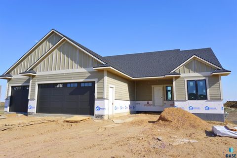 Single Family Residence in Sioux Falls SD 5601 E Morningside Cir Circle.jpg
