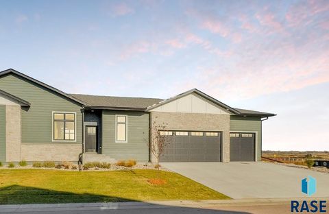 Duplex in Sioux Falls SD 8600 W Shoreline Pl Place.jpg
