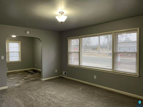 Single Family Residence in Canton SD 115 S Blair Ave Avenue 7.jpg