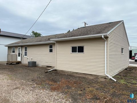 Single Family Residence in Canton SD 115 S Blair Ave Avenue 23.jpg