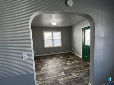 Single Family Residence in Canton SD 115 S Blair Ave Avenue 4.jpg
