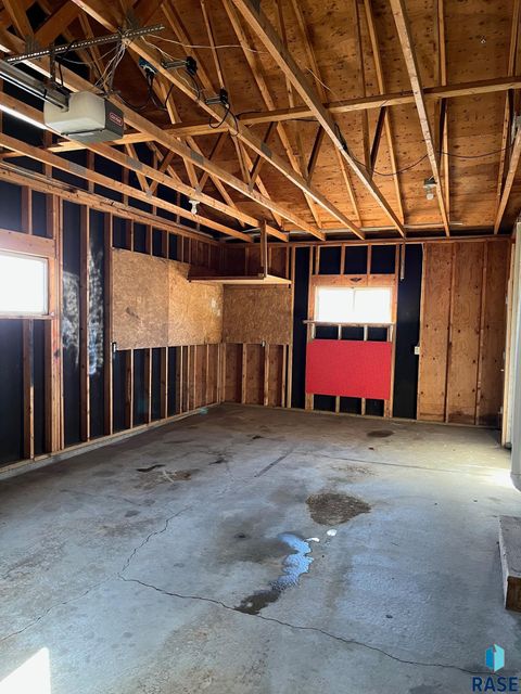 Single Family Residence in Canton SD 115 S Blair Ave Avenue 21.jpg
