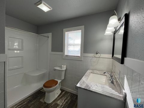 Single Family Residence in Canton SD 115 S Blair Ave Avenue 16.jpg