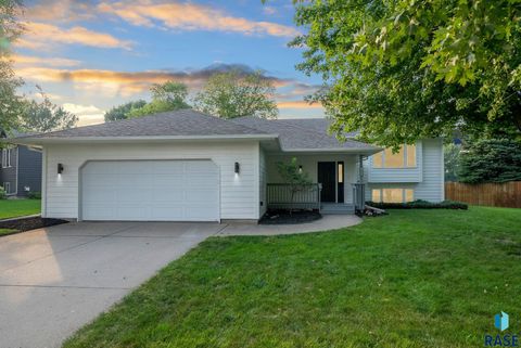 Single Family Residence in Brandon SD 1000 E Maywood St Street.jpg