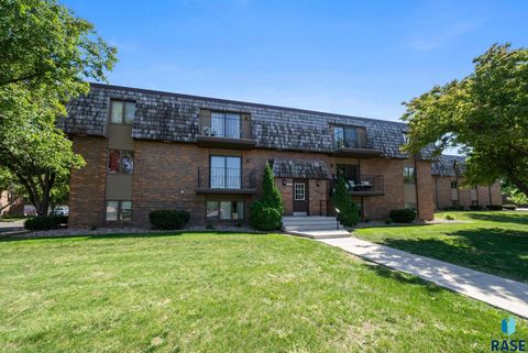 Condominium in Sioux Falls SD 3600 S Gateway Blvd Boulevard #201.jpg