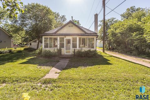 Single Family Residence in Centerville SD 621 Montana St Street.jpg