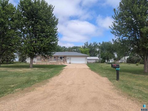 Single Family Residence in Canton SD 47924 279th St Street.jpg