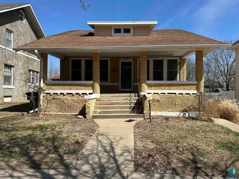 Single Family Residence in Luverne MN 742 N Freeman St Street.jpg