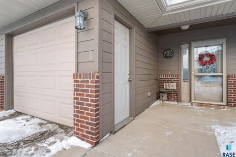 Condominium in Sioux Falls SD 2010 S Barret Pl Place.jpg