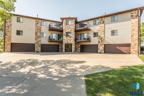Condominium in Sioux Falls SD 4601 W Custer Ln Lane #203.jpg