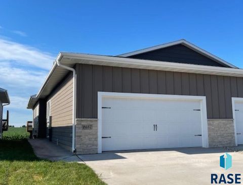 Townhouse in Sioux Falls SD 9637 W Tunis Dr Drive.jpg