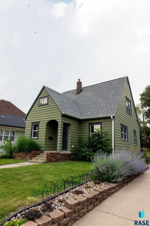 Single Family Residence in Sioux Falls SD 1104 S Main Ave Avenue.jpg