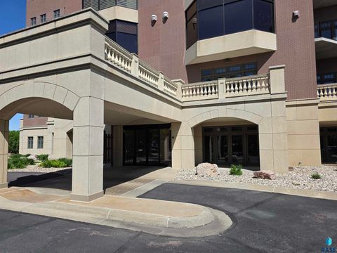 Condominium in Sioux Falls SD 2908 W 37th Cir Circle #302.jpg