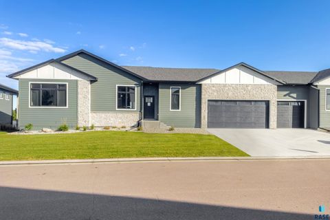 Duplex in Sioux Falls SD 8602 W Shoreline Pl Place.jpg