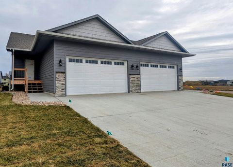 Duplex in Sioux Falls SD 3903 S Caballo Ct Court.jpg