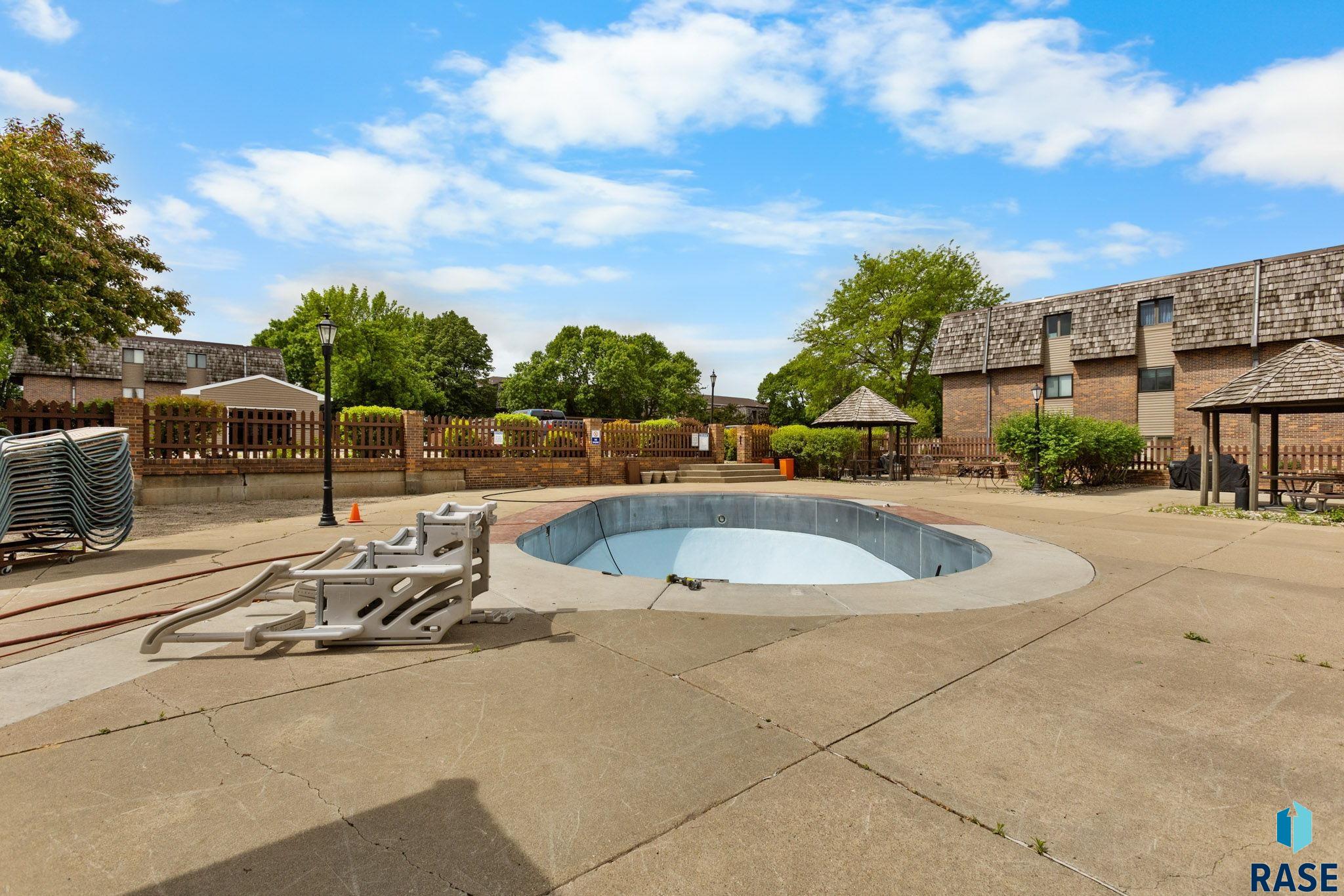 Condominium in Sioux Falls SD 3552 S Gateway Blvd Boulevard #102 11.jpg