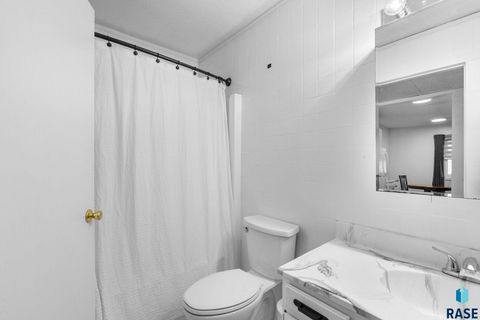 Condominium in Sioux Falls SD 3552 S Gateway Blvd Boulevard #102 9.jpg
