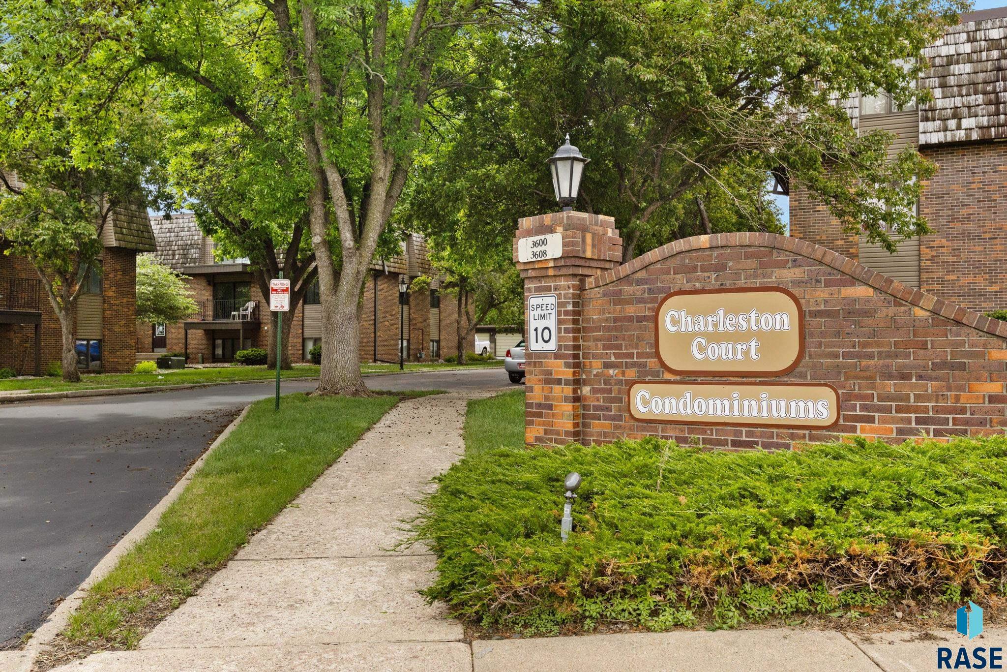 Condominium in Sioux Falls SD 3552 S Gateway Blvd Boulevard #102 10.jpg