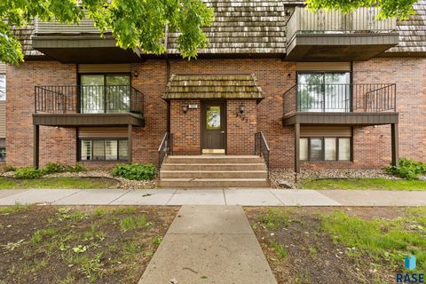 Condominium in Sioux Falls SD 3552 S Gateway Blvd Boulevard #102.jpg