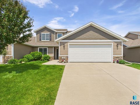 Townhouse in Sioux Falls SD 206 E 82nd Pl Place.jpg