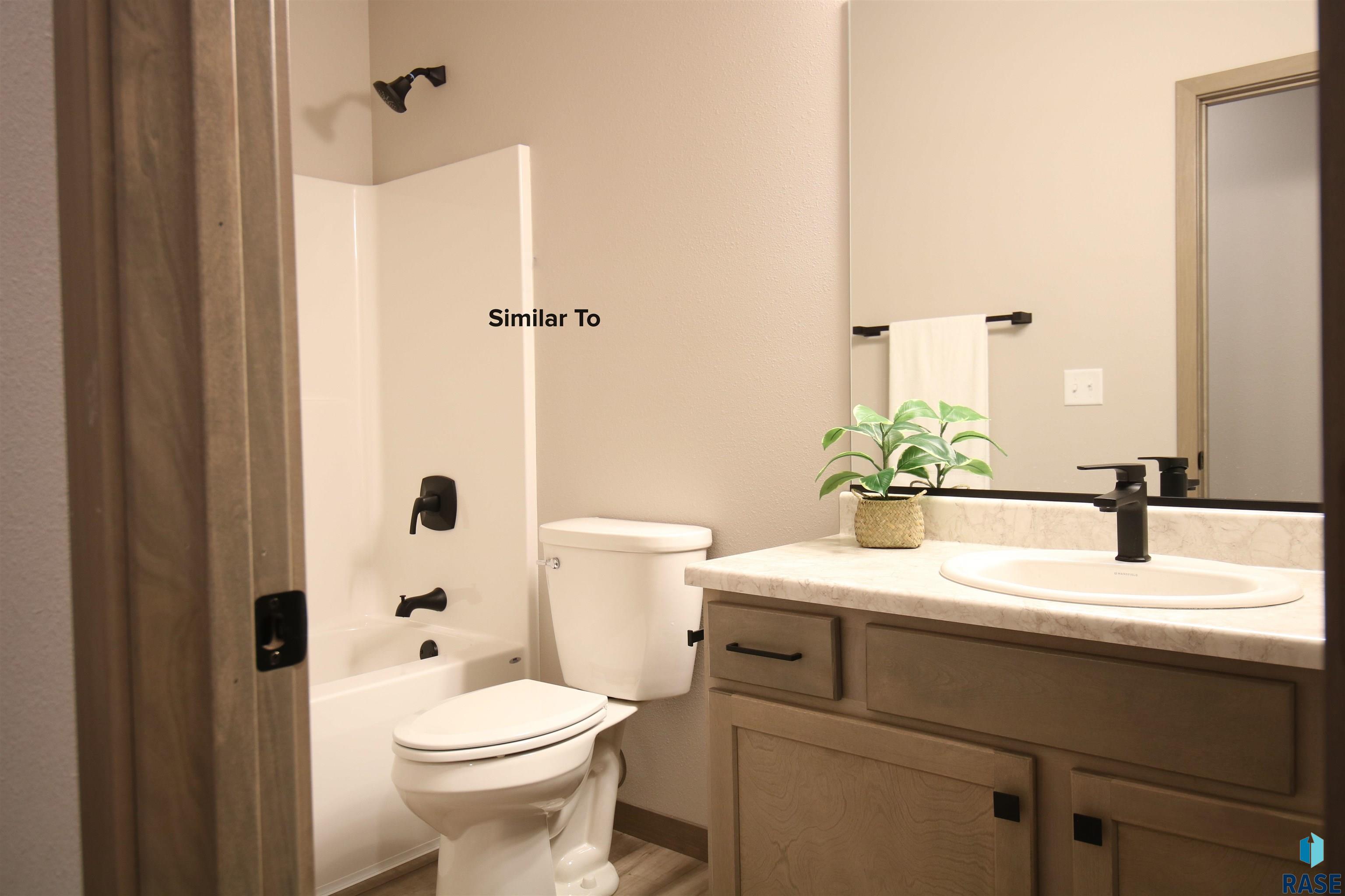 Single Family Residence in Sioux Falls SD 5809 W Raleigh Cir Circle 6.jpg