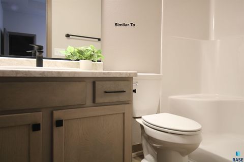 Single Family Residence in Sioux Falls SD 5809 W Raleigh Cir Circle 9.jpg