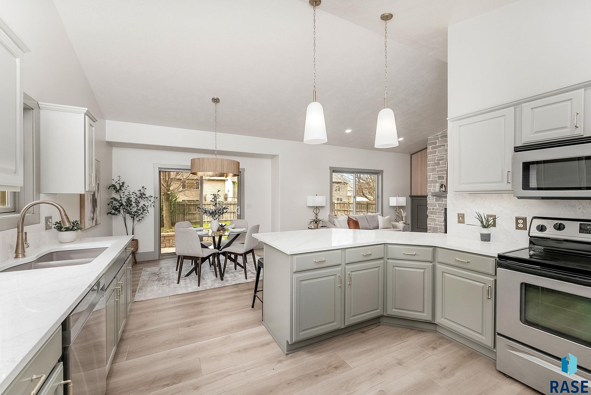 Single Family Residence in Sioux Falls SD 5109 Manchester Ct Court 5.jpg