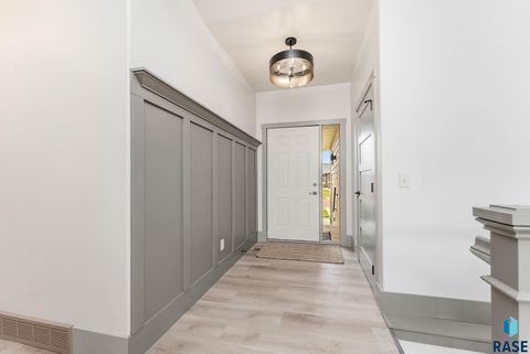 Single Family Residence in Sioux Falls SD 5109 Manchester Ct Court 6.jpg