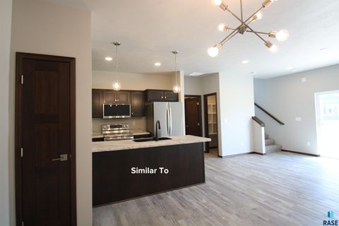 Townhouse in Sioux Falls SD 9214 W Ark Pl Place 8.jpg