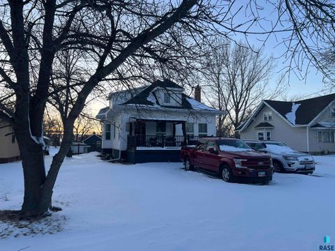 Single Family Residence in Willow Lake SD 411 Garfield Ave Avenue.jpg