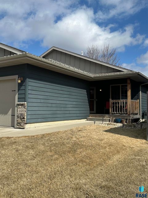 Single Family Residence in Sioux Falls SD 4400 W Vista Park Ave Avenue.jpg