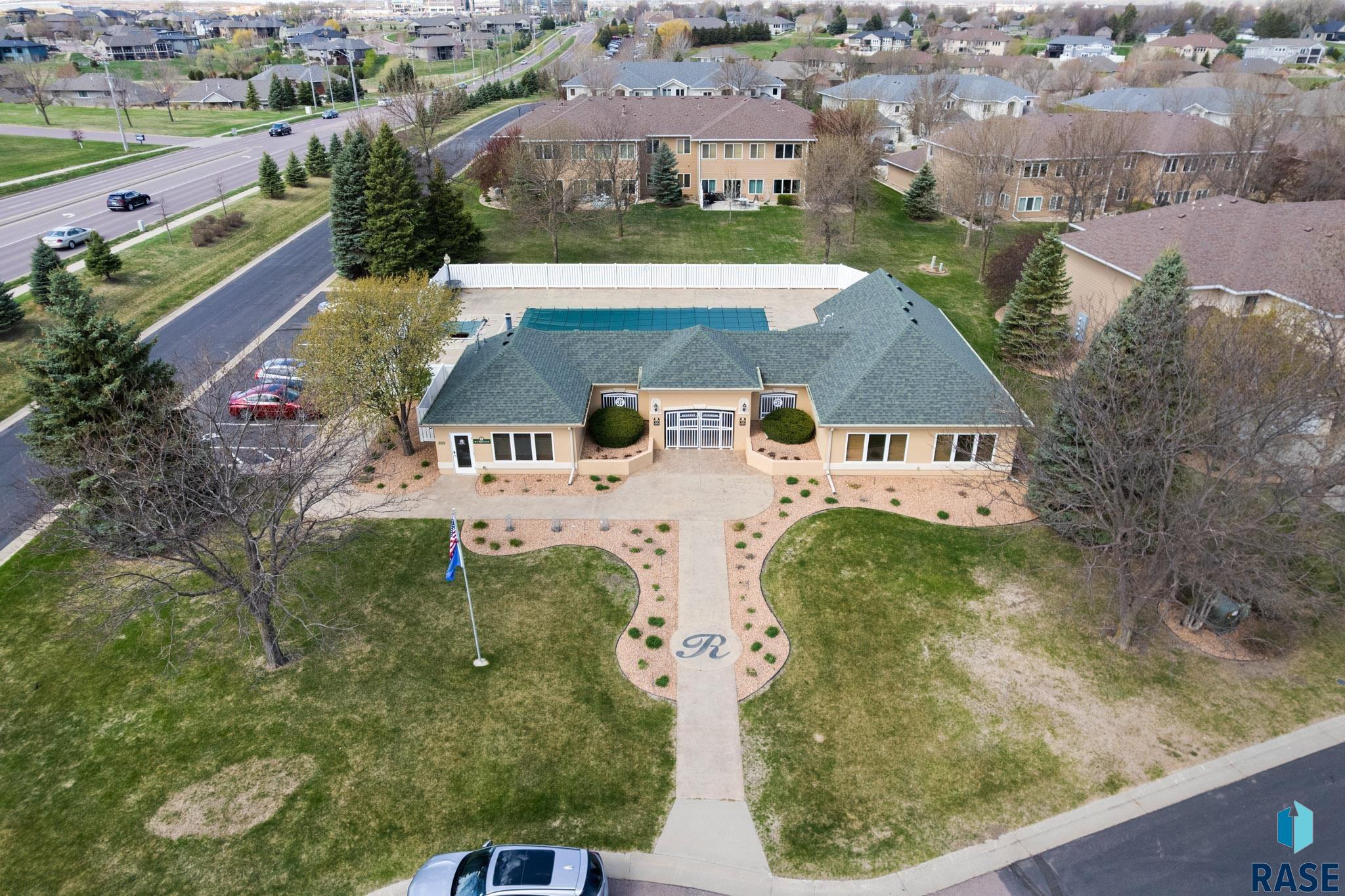 Condominium in Sioux Falls SD 5919 S Grand Lodge Pl Place #37 40.jpg
