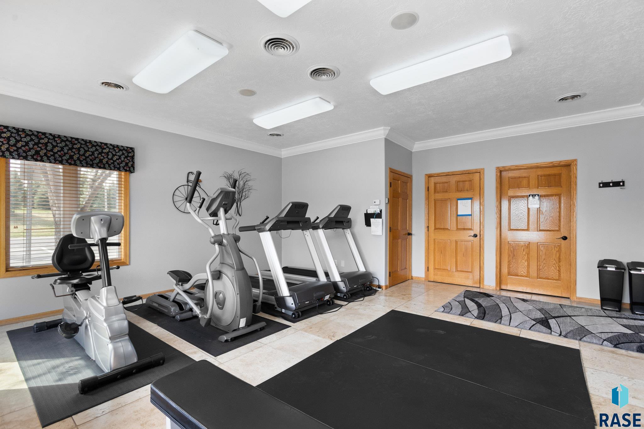 Condominium in Sioux Falls SD 5919 S Grand Lodge Pl Place #37 36.jpg