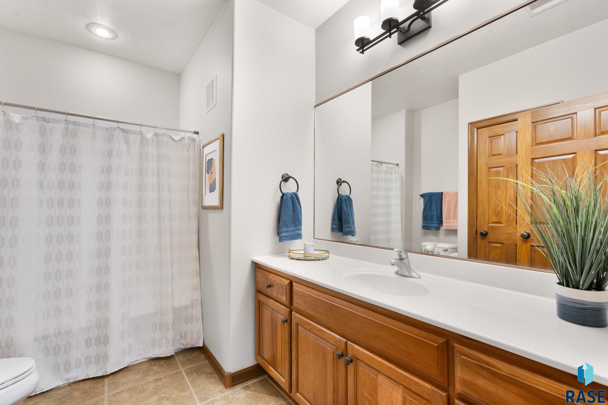 Condominium in Sioux Falls SD 5919 S Grand Lodge Pl Place #37 28.jpg