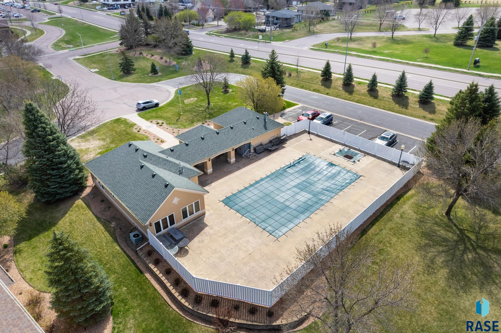 Condominium in Sioux Falls SD 5919 S Grand Lodge Pl Place #37 38.jpg