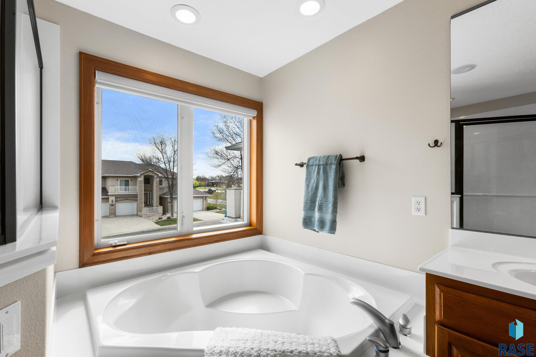 Condominium in Sioux Falls SD 5919 S Grand Lodge Pl Place #37 23.jpg