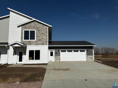 Townhouse in Crooks SD 222 Ivy Ln Lane.jpg