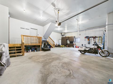 Single Family Residence in Sioux Falls SD 1100 S Discovery Ave Avenue 31.jpg
