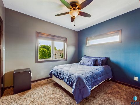 Single Family Residence in Sioux Falls SD 1100 S Discovery Ave Avenue 19.jpg