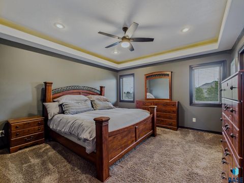 Single Family Residence in Sioux Falls SD 1100 S Discovery Ave Avenue 13.jpg
