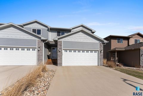 Townhouse in Sioux Falls SD 4227 N Knob Hill Ct Court.jpg