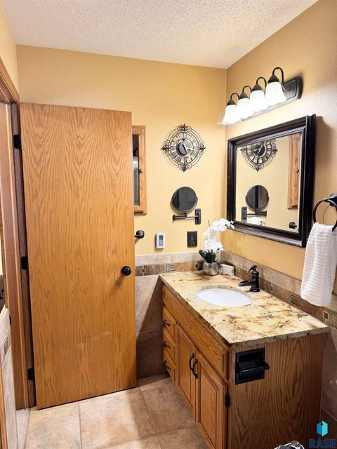 Townhouse in Sioux Falls SD 1805 E 57th St Street 29.jpg