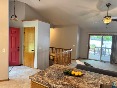 Townhouse in Sioux Falls SD 1805 E 57th St Street 23.jpg