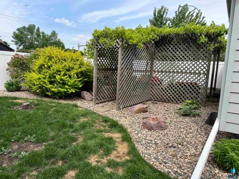 Townhouse in Sioux Falls SD 1805 E 57th St Street 52.jpg