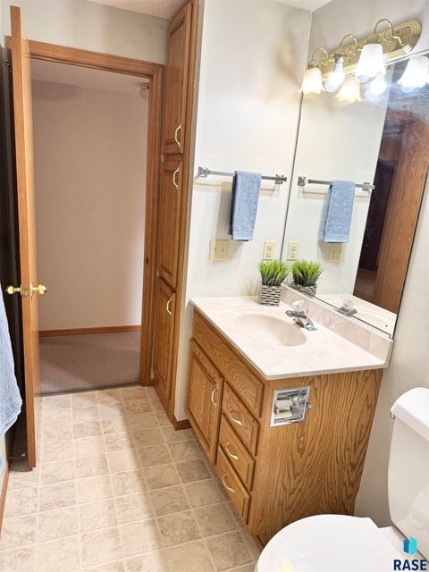 Townhouse in Sioux Falls SD 1805 E 57th St Street 40.jpg