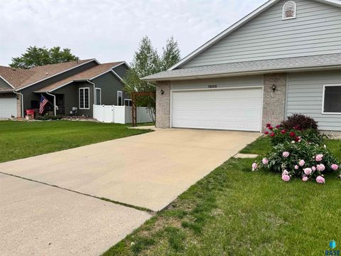 Townhouse in Sioux Falls SD 1805 E 57th St Street 2.jpg