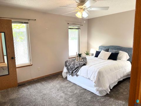 Townhouse in Sioux Falls SD 1805 E 57th St Street 28.jpg