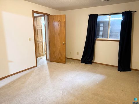 Townhouse in Sioux Falls SD 1805 E 57th St Street 41.jpg